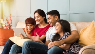 Applying for a home loan online vs offline banner